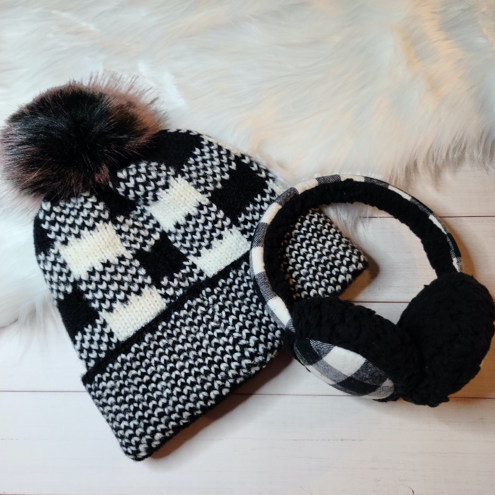 PLAID SET EARMUFF AND BEANIE BLACK AND WHITE